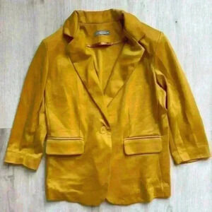 Olivia Moon blazer in mustard color size medium